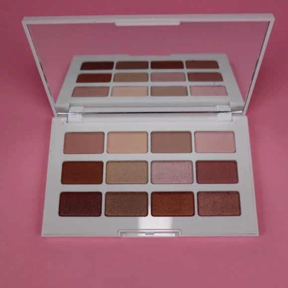 Laura Geller Duo: Eyeshadow + Illuminator - Picture 2 of 3